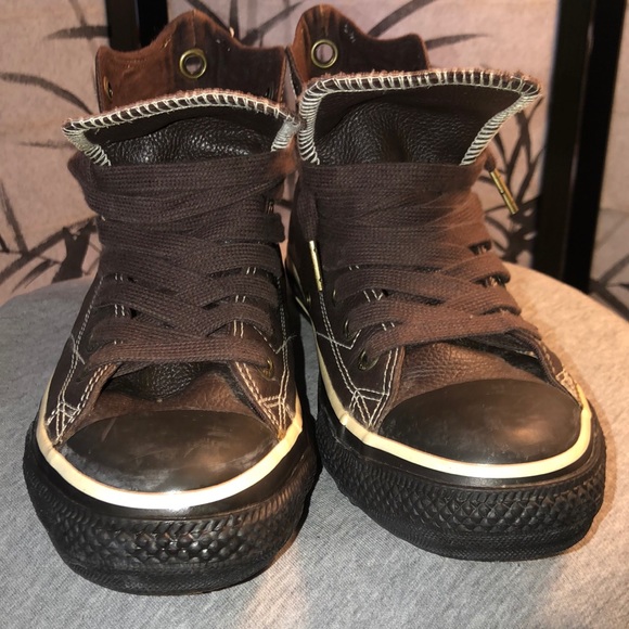 Converse Sneakers size 7